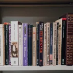 5 Buku Fiksi Terbaik yang Wajib Dibaca di Waktu Luangmu