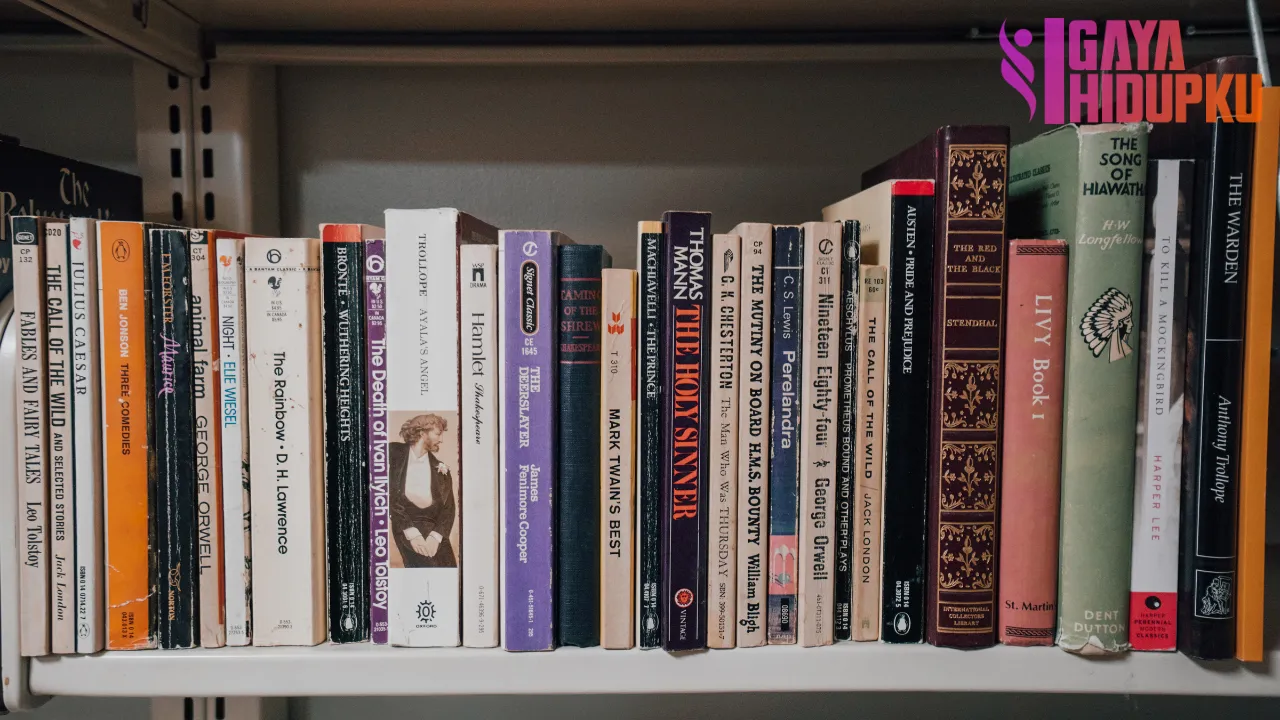 5 Buku Fiksi Terbaik yang Wajib Dibaca di Waktu Luangmu
